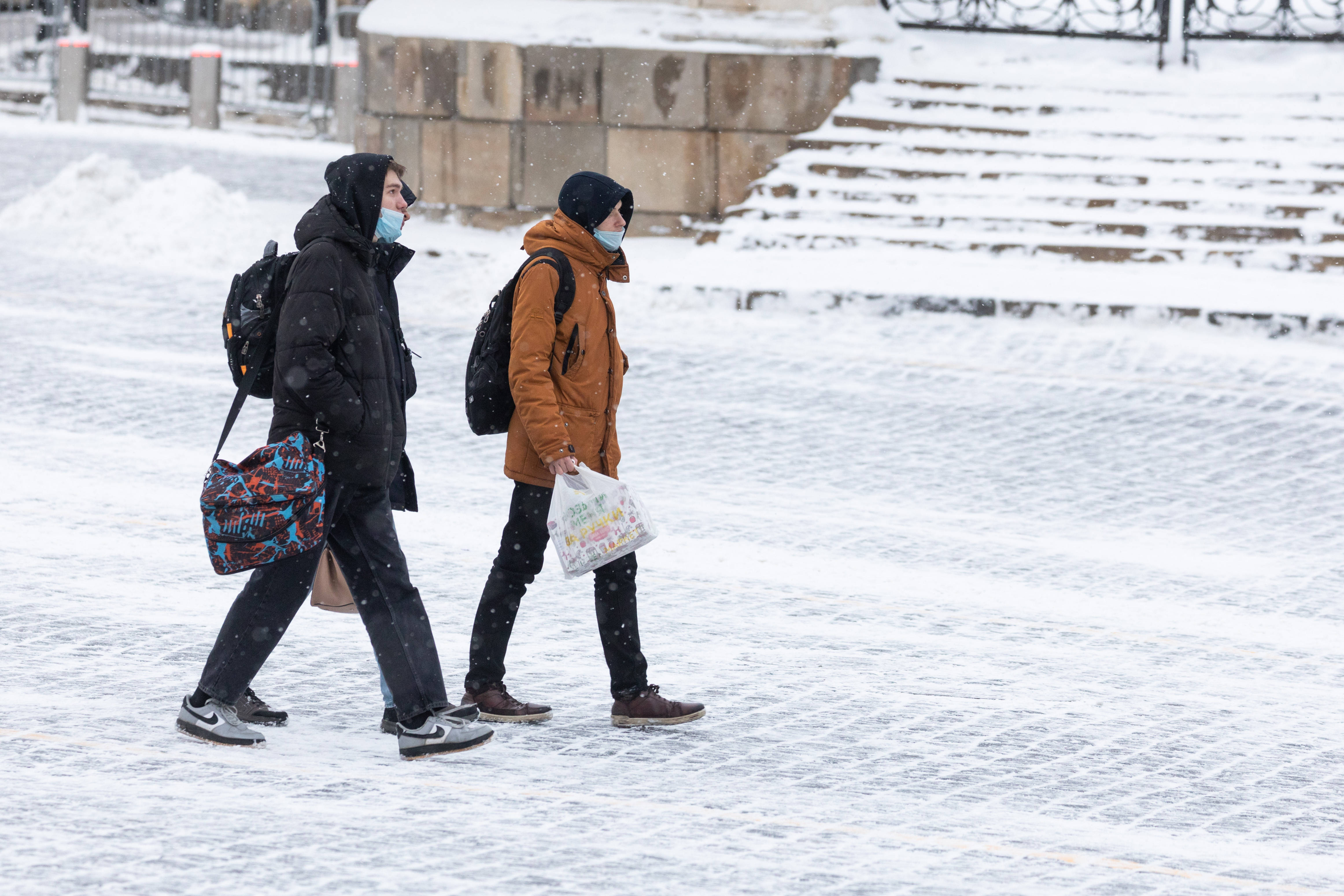 新一轮疫情连续3日单日新增超500例(新一轮疫情连续3日单日新增超500例是真的吗)
