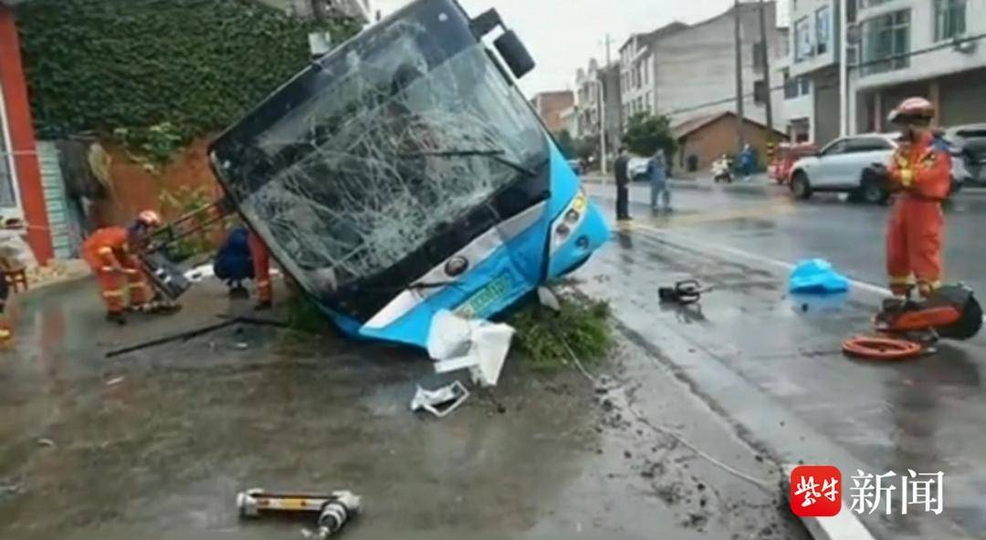 关于西安:一客车违规甩客车内有阳性的信息