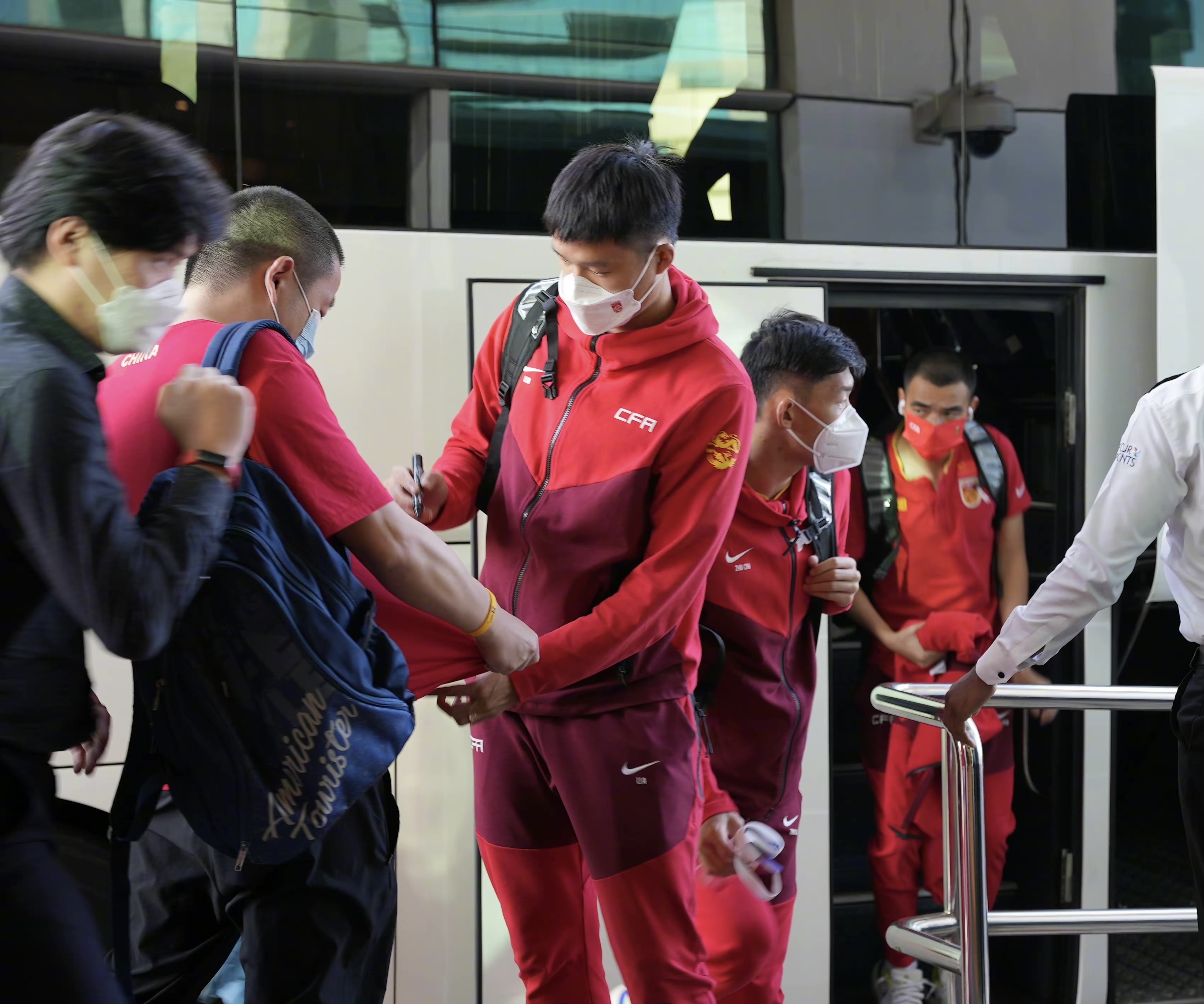 国足抵达苏州开始集中隔离(国足抵达苏州 开始集中隔离)