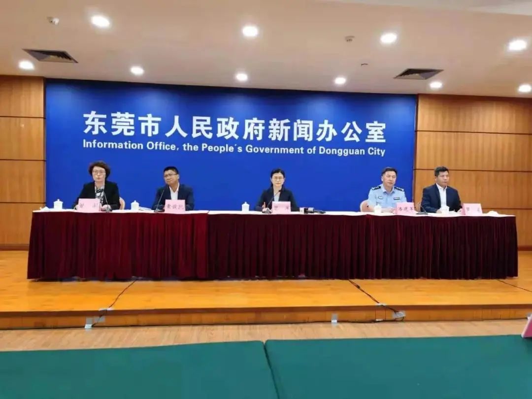 深圳新增2例本土无症状系夫妻(两个人没有艾滋病有高危会感染吗)