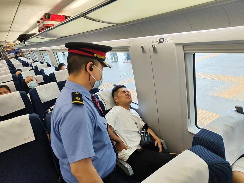 g10次列车一旅客阳性(g10高铁时刻表查询)