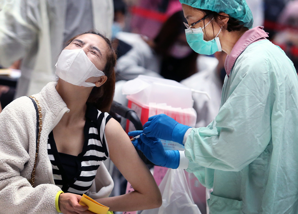 台湾昨日新增180例本土病例(新型冠状病毒病例)