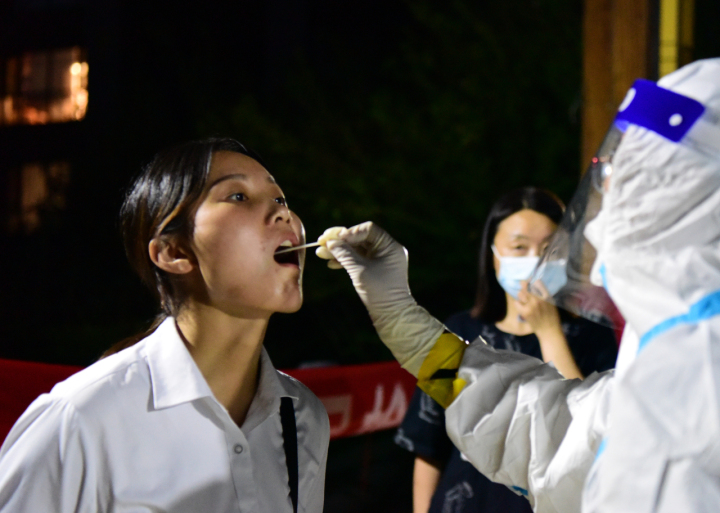 新疆1例无症状感染者曾从成都乘机(新疆1例无症状感染者在成都哪里)