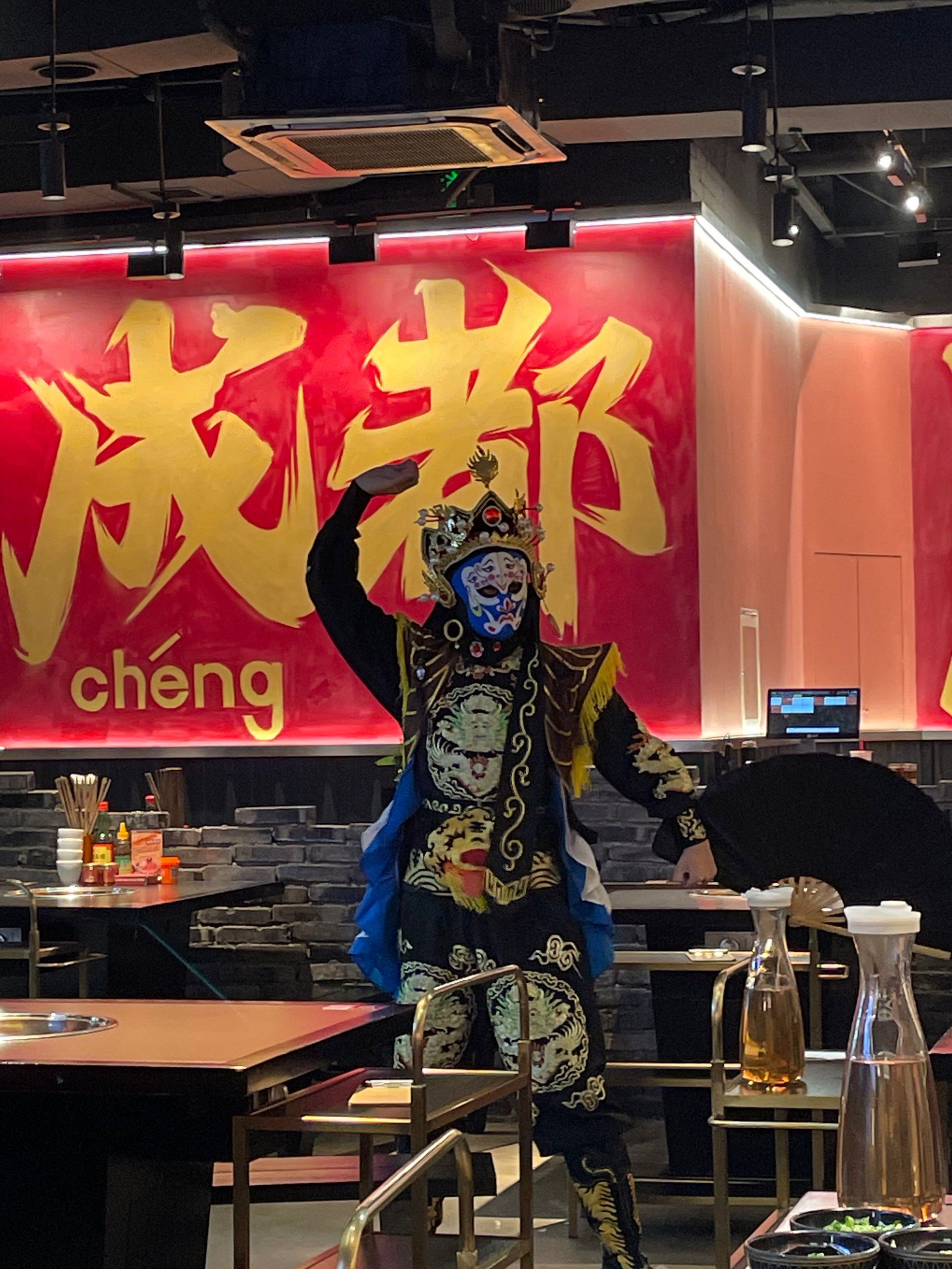 网曝成都一火锅店突然被防疫封控(成都火锅店发生命案)