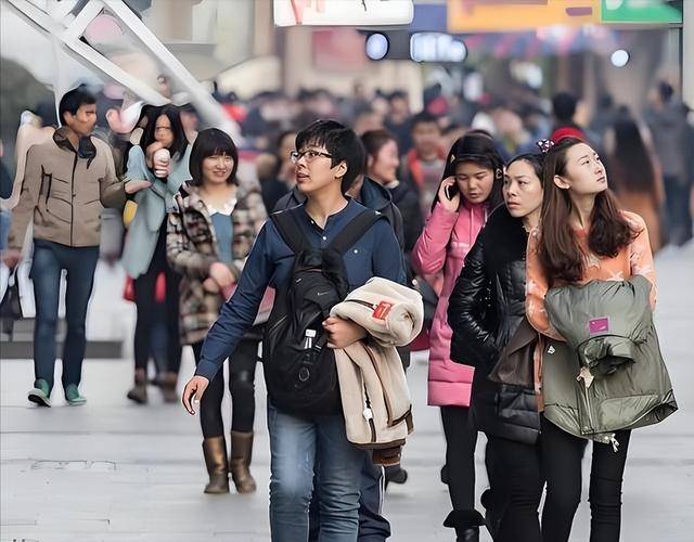 多地将迎疫情高峰(疫情高峰期是哪几个省)