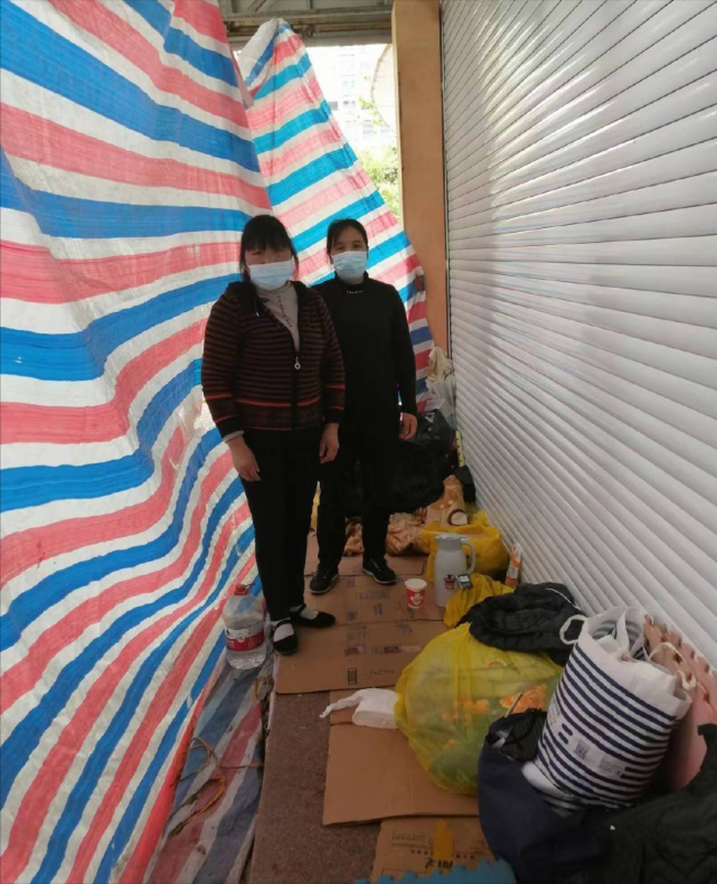 上海遭遇大风暴雨有方舱严重漏雨(上海大暴雨台风)