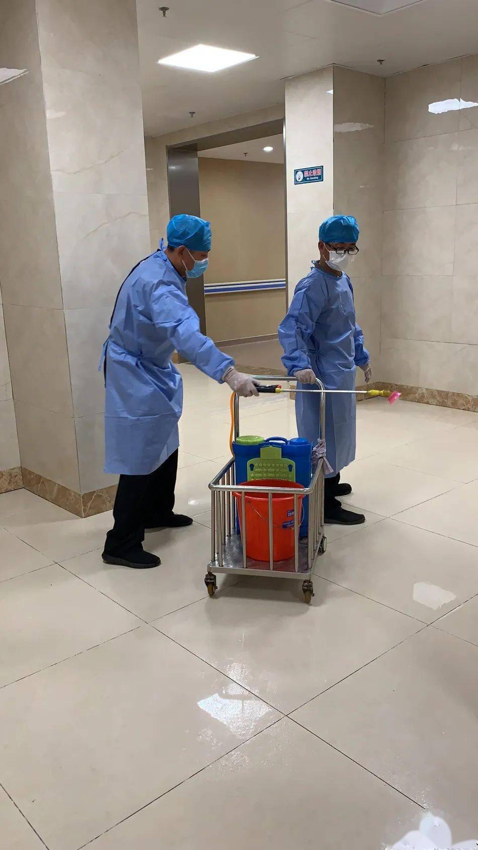 文登疫情(文登疫情期间是哪个小区楼宇门整体掉落)